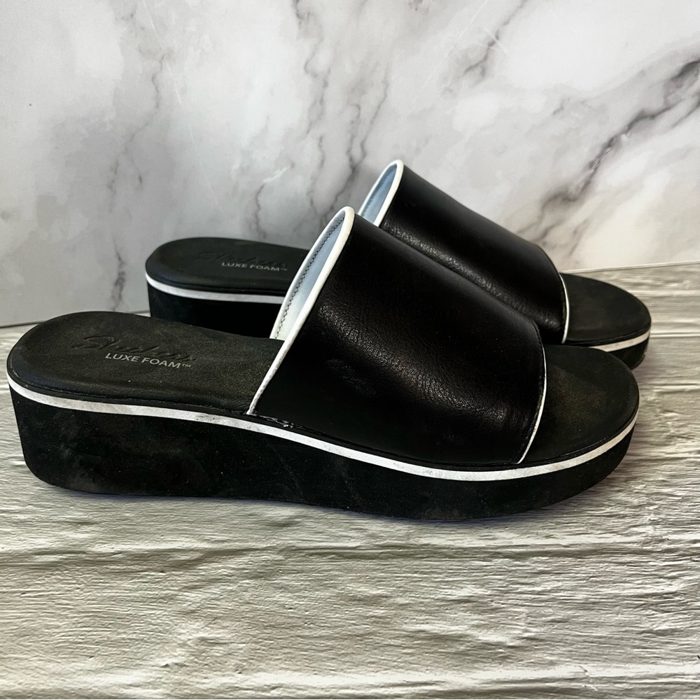 Skechers Relaxed Step With Luxe Foam Black Platform Slides